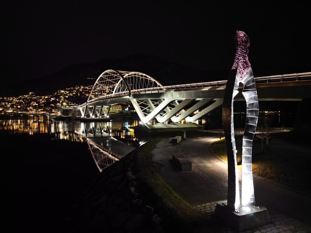 Foto av Loftesnesbrui i Sogndal