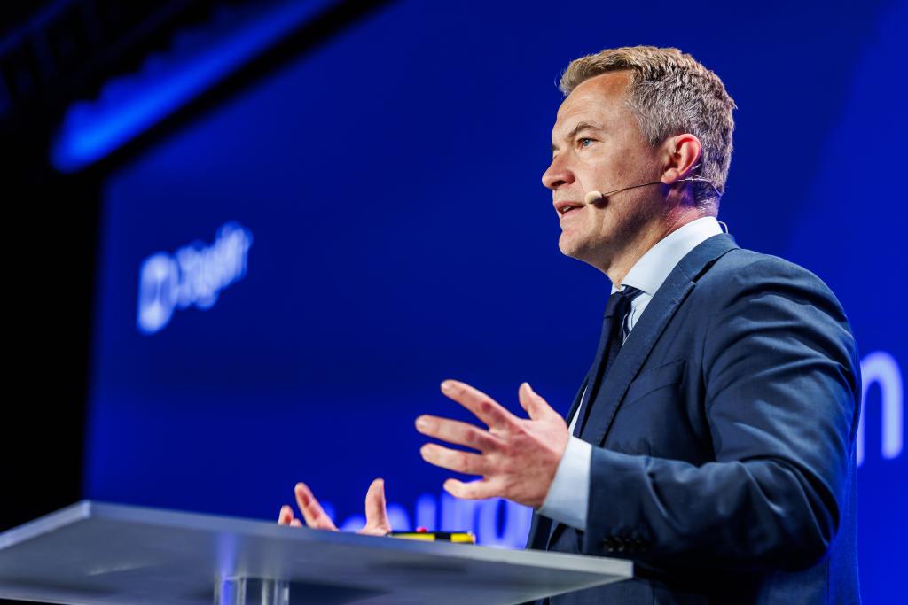 Andreas Motzfeldt Kravik på scenen