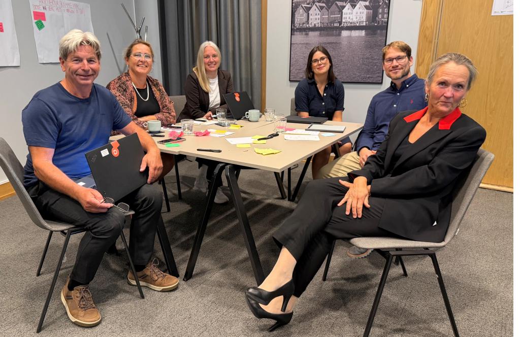 Bilde av deltakere på seminar for SAMT-BU